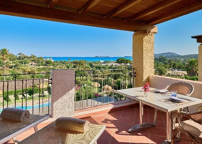 Le Bouganville Aparthotel 3*