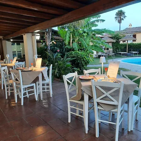 Le Bouganville 3* Віллазімьюс